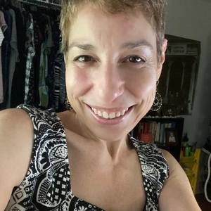 Meet your Posher, Dina